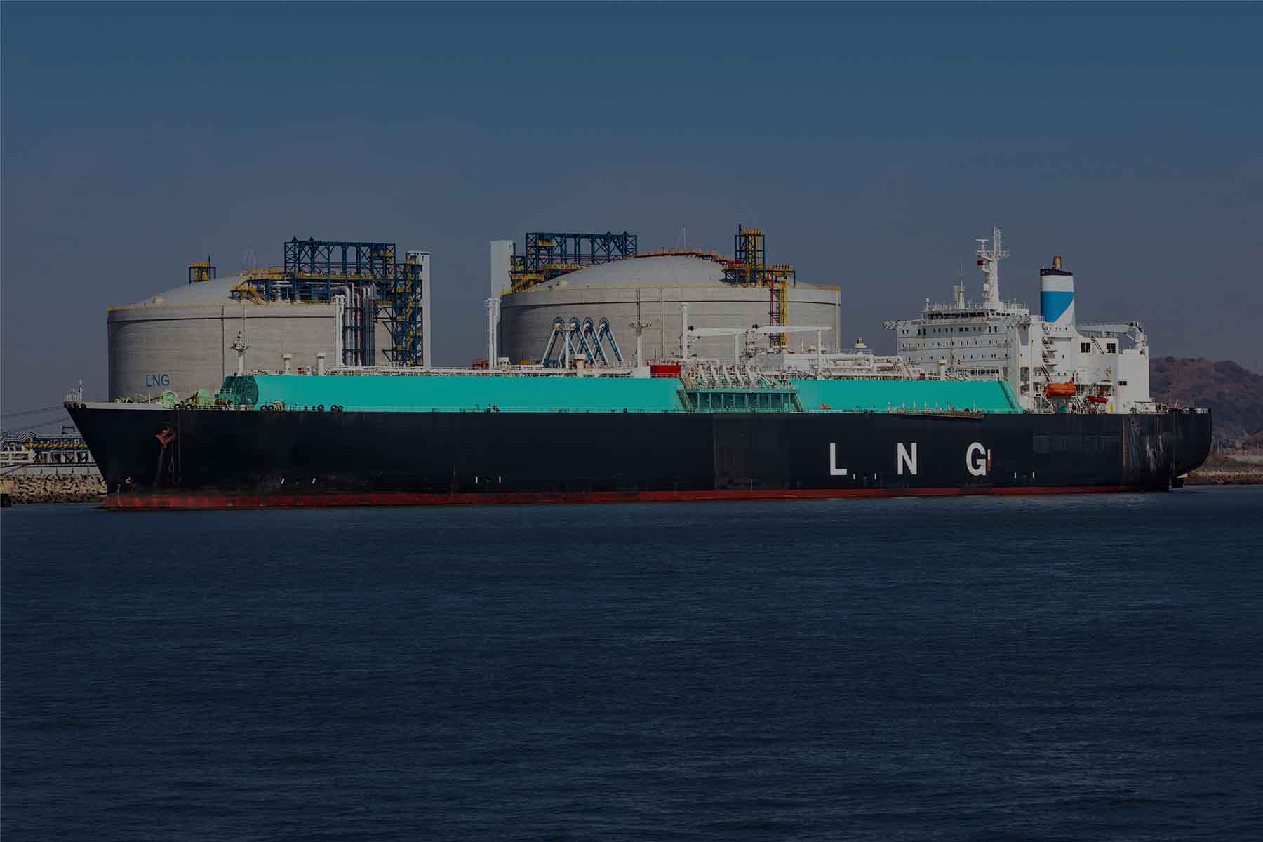 Ship carrying LNG
